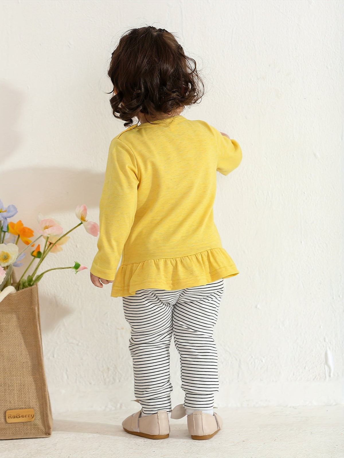Baby Girls' Two Piece Cartoon Top and Pants Set with Long Sleeves and Coordinated Prints for Daily Wear
