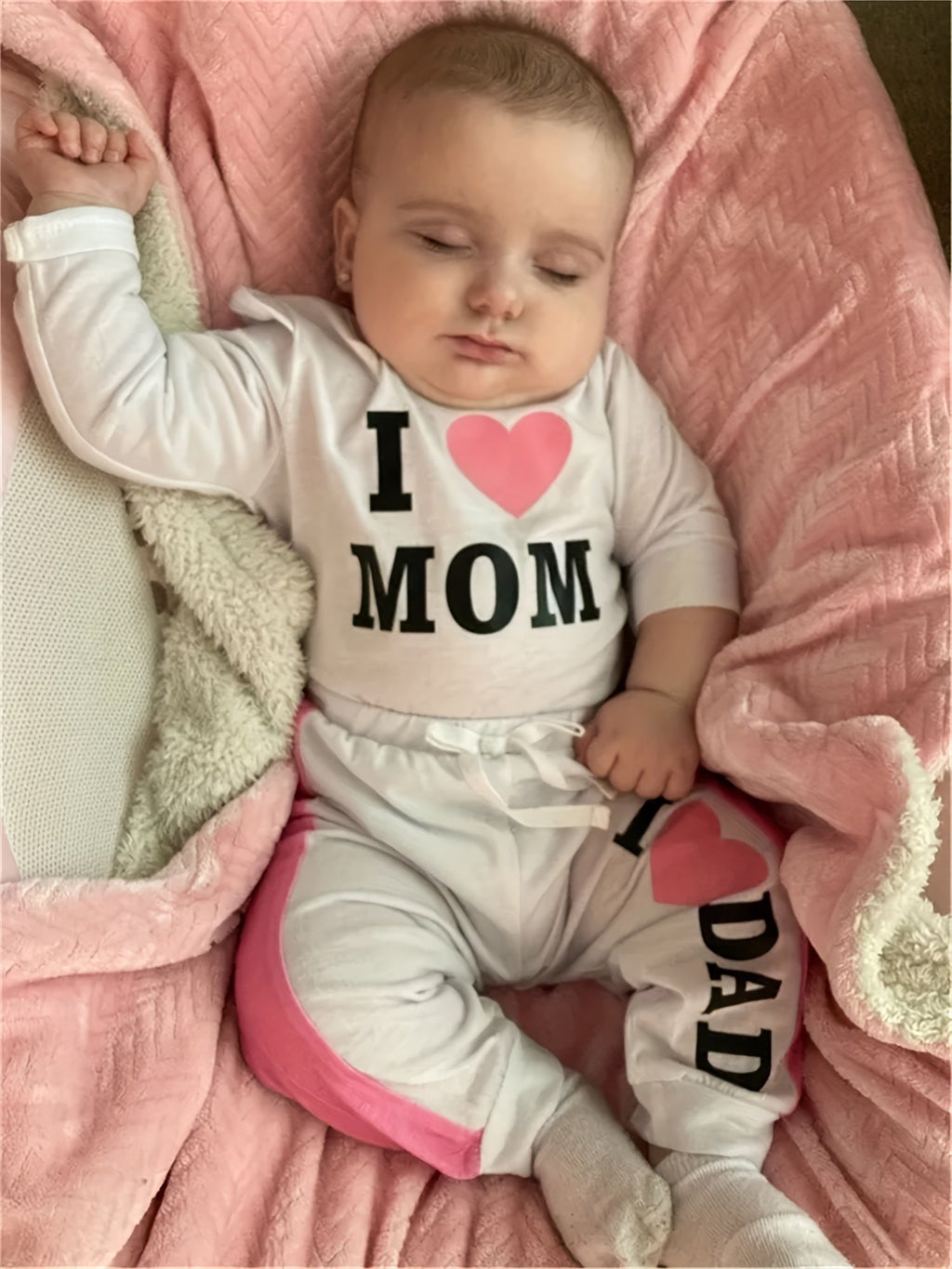 Baby Girl Bodysuit and Pants Set, I Love Mom and Dad Prints with Pink Side Stripes for Everyday Dressing