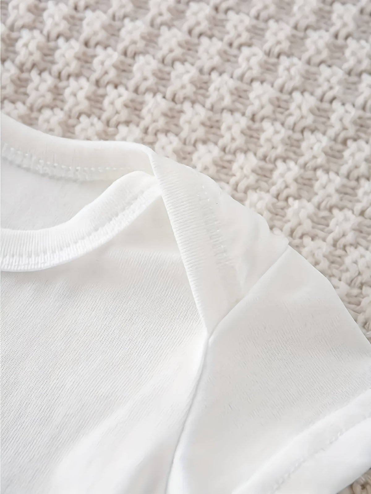 Baby Boy Mama's New Man Cotton Bodysuit in White with Short Sleeves and Snap Closure for Daily Wear