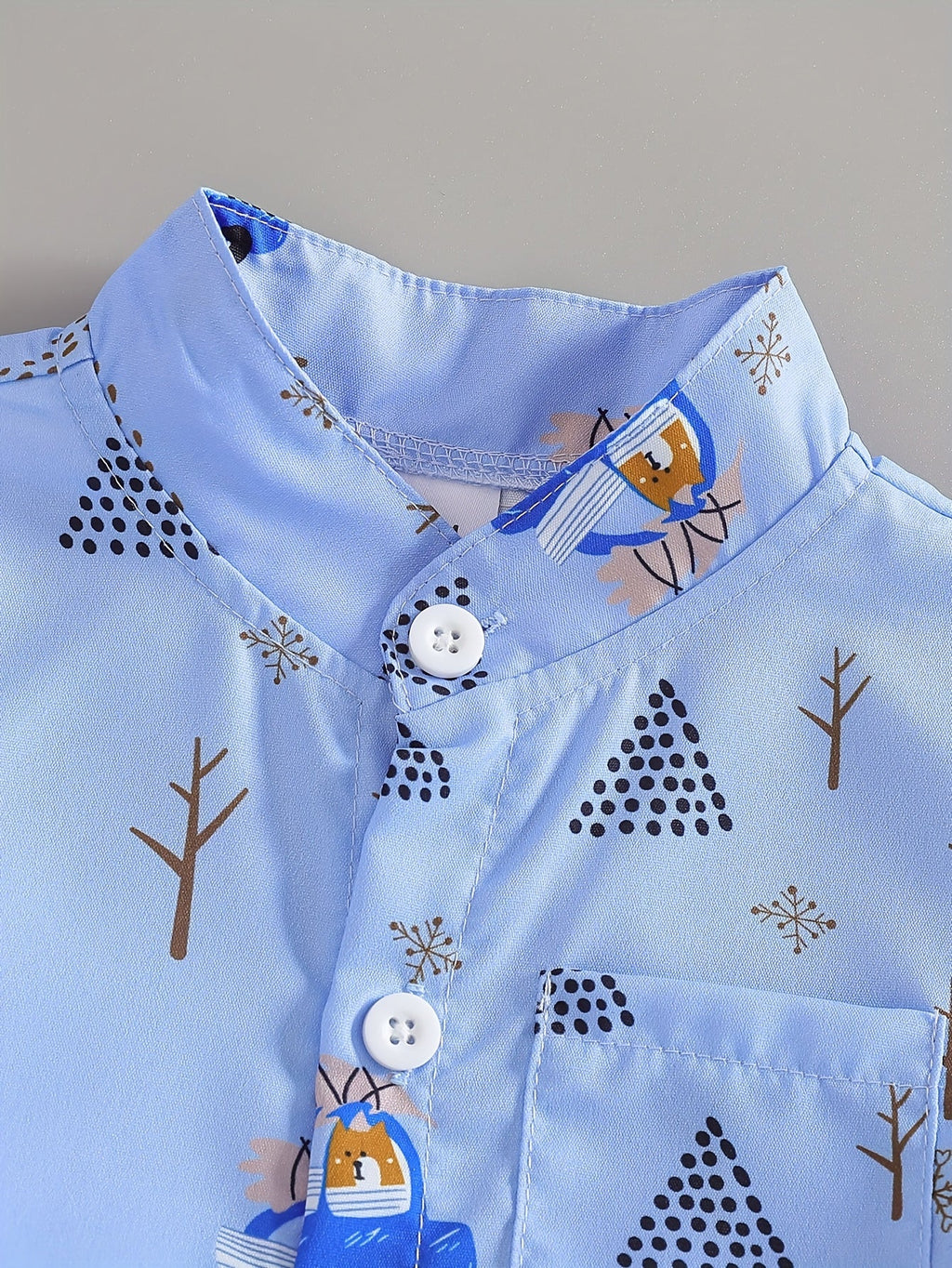 Boys' Car Print Shirt and Shorts Set with a Button Front and Elastic Waist for Summer Days and Beach Trips
