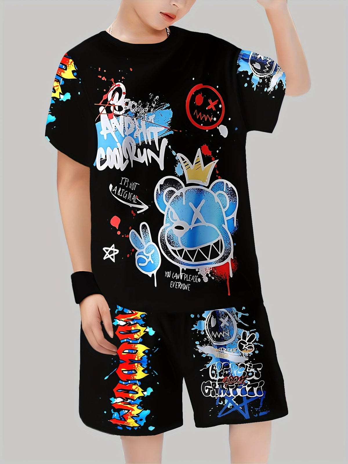 Boys' Black Graphic T-Shirt and Shorts Set with Colorful Graffiti Bear Prints and a Short-Sleeve Crew Neck Top