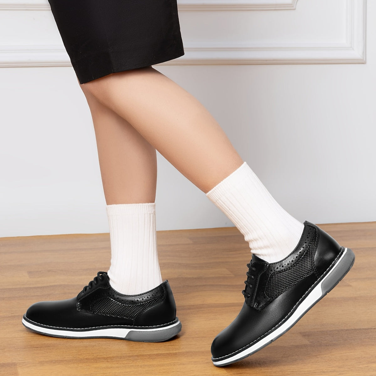Boys' Lace-Up Oxford Shoes with Perforated Side Panels and Contrast Sole Trim for School and Dress Outfits