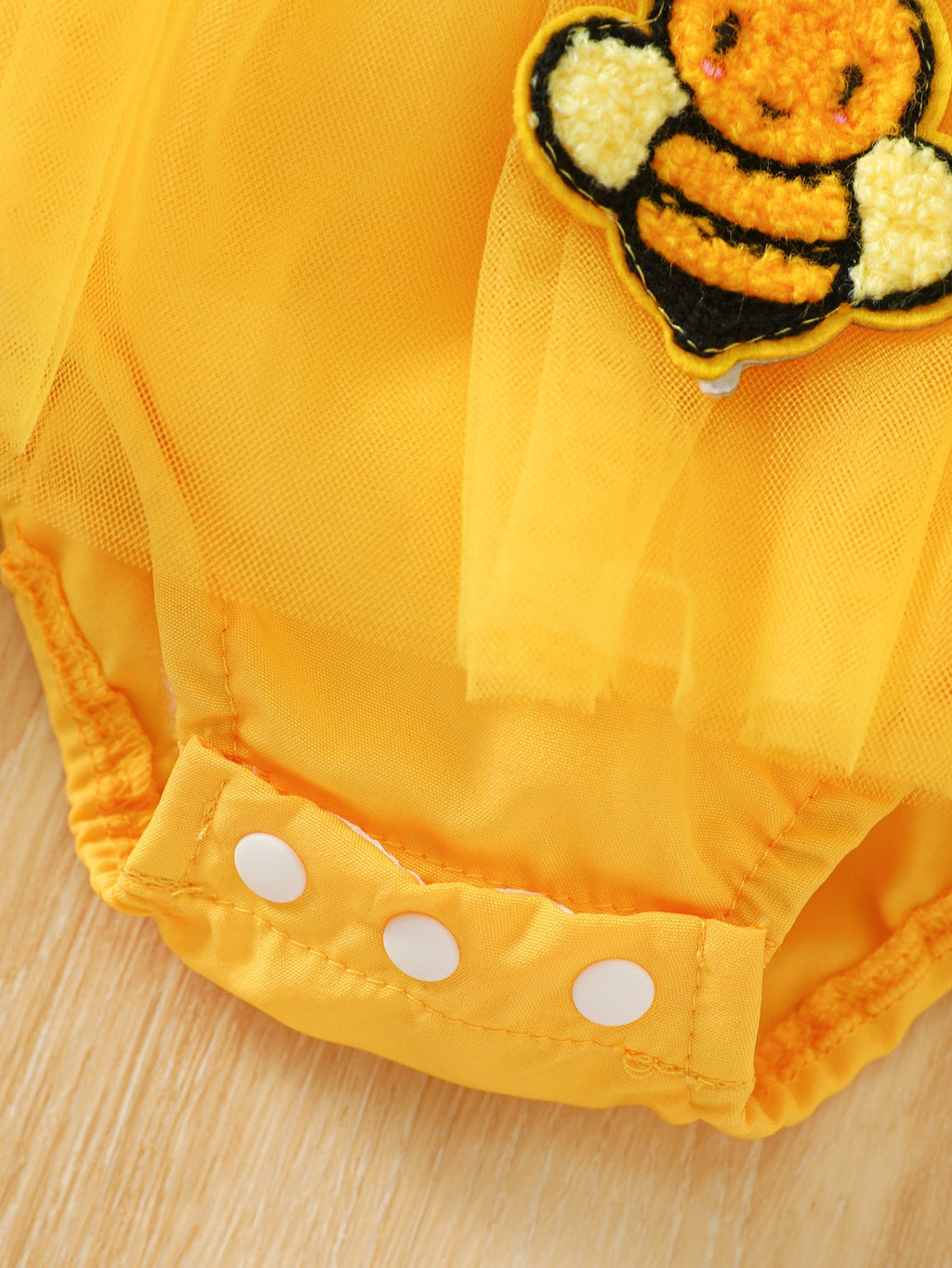 Baby Girls' Yellow Bee Romper and Hat Set with Ruffle Sleeves and a Bow for Sunny-Day Outings